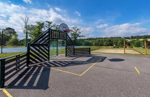 Barbaste Appartement | Agréable duplex équipé au Domaine d'Albert avec piscine privé,