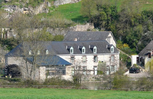 Fresnay-sur-Sarthe Maison | Agréable maison dans belle cité de caractère.
