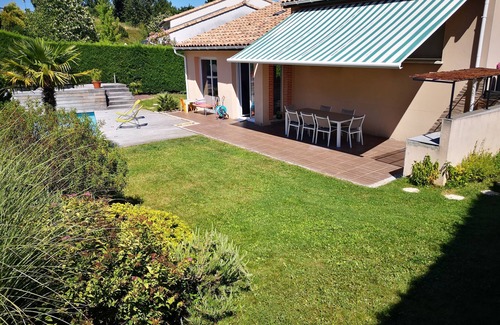 Saint-Jean Villa | Agréable Maison avec piscine chauffée, grande terrasse et terrain de pétanque.