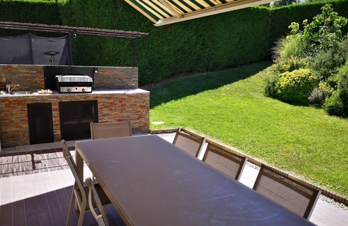 Saint-Jean Villa | Agréable Maison avec piscine chauffée, grande terrasse et terrain de pétanque.