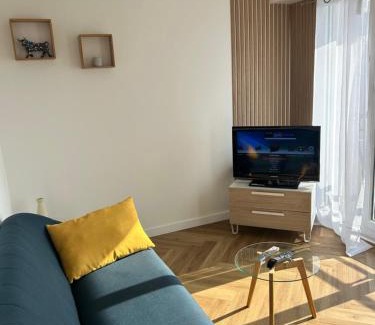 Pau Nord Appartement | Agréable Studio Chantilly avec balcon et parking securisé