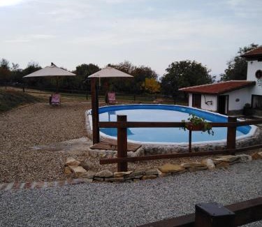 Devetaki Maison | Agriturismo Пицути