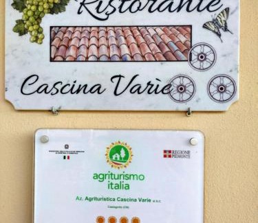 Castagnito Maison | Agriturismo Cascina Varìe