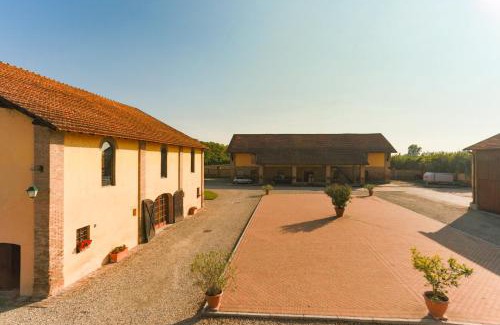 Voghera Maison | AGRITURISMO LE CORTI DELLA GUALDANA