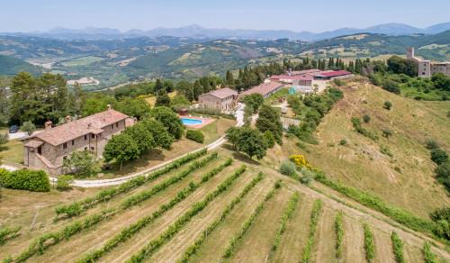 Monteluiano Maison | Agriturismo Tenuta Di Biscina