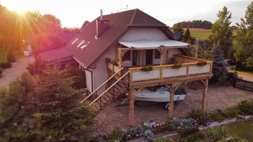 Zalewo Maison | Agroturystyka „Między Polami”