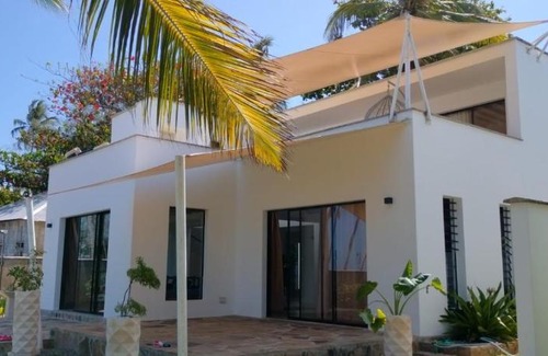 Mtwapa Maison | Ahadi Villa mit Pool & Strandzugang