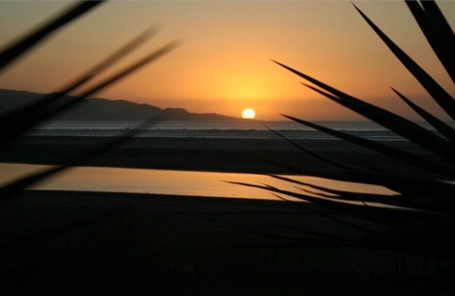 Ahipara Maison | Ahipara Surf Lodge (Absolute Beachfront!)