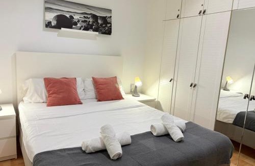 Cornella de Llobregat Appartement | Ahllenrock BCN Sud, Cornellà, metro, tram, aero