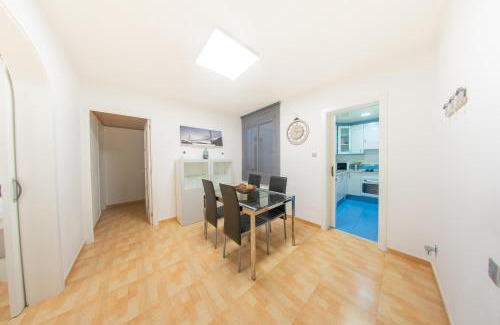 Cornella de Llobregat Appartement | Ahllenrock BCN Sud, Cornellà, metro, tram, aero
