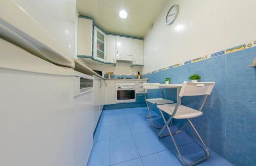 Cornella de Llobregat Appartement | Ahllenrock BCN Sud, Cornellà, metro, tram, aero