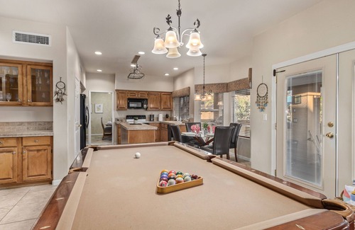 Monarch Maison | Heated Pool/Spa, Putting Green, Pool Table! Sleeps 8!
