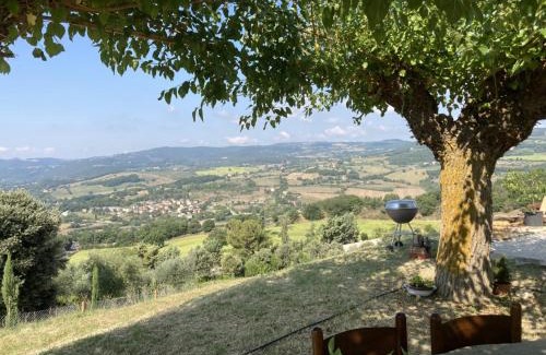 Todi Lit Et Petit-Déjeuner | Ai 4 Gelsi B&B