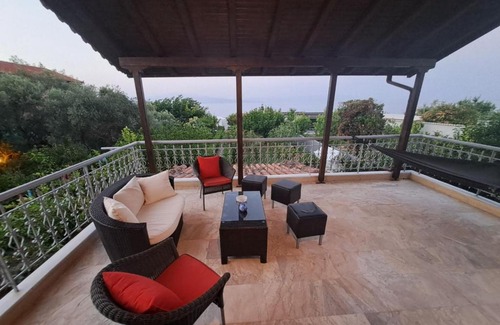 Egira Appartement | Aigeira Seafront Vacation Home 0 floor