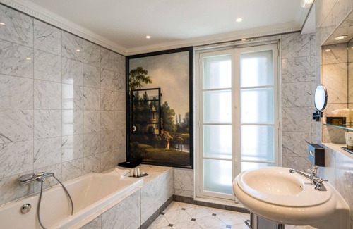 Fontainebleau Hôtel | Aigle Noir Hotel Fontainebleau - MGallery Collection