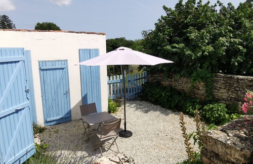 Chaille-les-Marais Appartement | AIGRETTE, Gîte 2 personnes avec piscine chauffée, Marais Poitevin