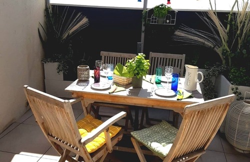 Aigues-Mortes Medieval City Appartement | Aigues Mortes, cœur des remparts, appart ancien rénové avec terrasse