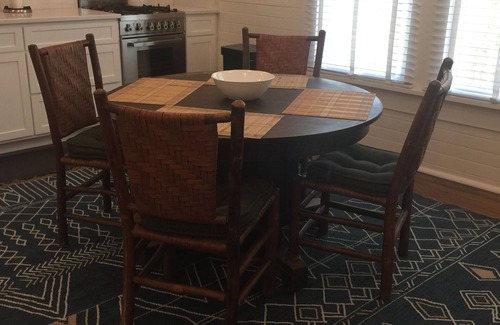 Aiken Cottage | Le cottage occupé d'Aeiken vous attend!