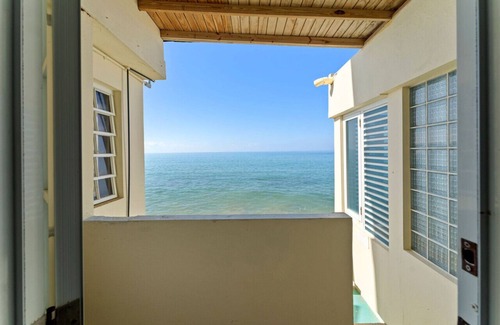 Caguabo Appartement | Aileen Beachfront Apartment