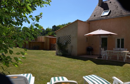 Saint-Julien-de-Crempse Maison | Climatisé tout confort, jardin, piscine privée et chauffée, animaux acceptés.