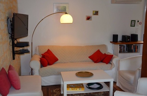 Saint-Julien-de-Crempse Maison | Climatisé tout confort, jardin, piscine privée et chauffée, animaux acceptés.