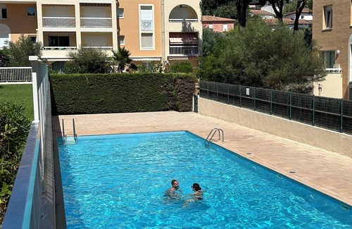 Cavalaire-sur-Mer Appartement | APPARTEMENT CLIMATISE AVEC PISCINE DANS LA RESIDENCE