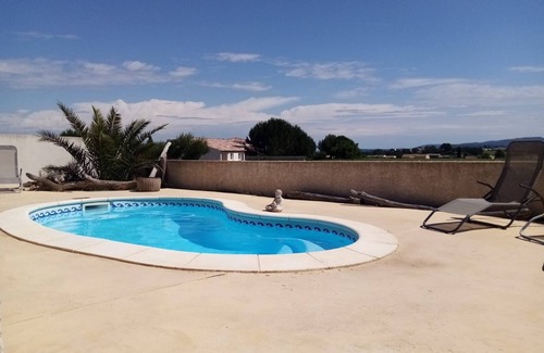 Pont-Saint-Esprit Villa | villa climatisée piscine chauffée parking privé clôturé