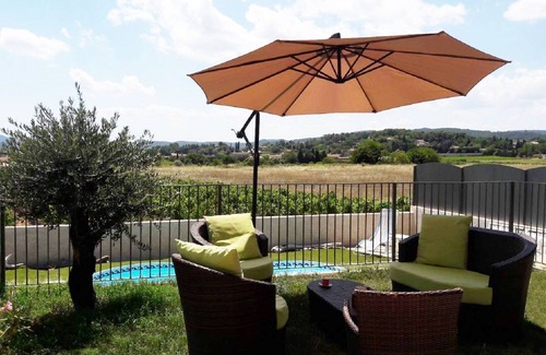 Pont-Saint-Esprit Villa | villa climatisée piscine chauffée parking privé clôturé