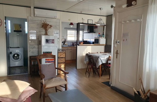 Gruissan Appartement | Appartement climatisé à l'étage d'un chalet à 200m de la plage