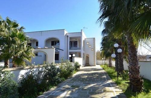 Roca Vecchia Appartement | Air-conditioned Apartment Near The Beach With Spacious Balcony & Garden; Pets