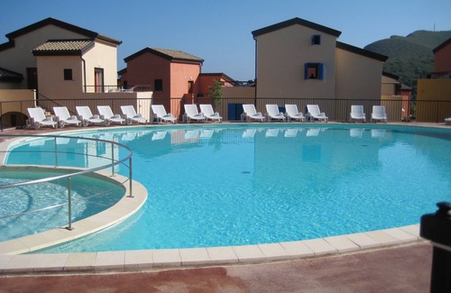 Lozari Maison | DUPLEX climatisé , idéalement situé pour découvrir la corse , plage à 200 m