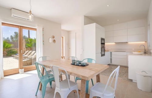 Cala Llombards Maison | Maison climatisée près de la plage avec un beau design, piscine, terrasse, jardin et Wi-Fi.