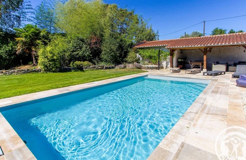 Saint-Hilaire-du-Bois Cottage | Roulotte climatisée avec piscine et jardin