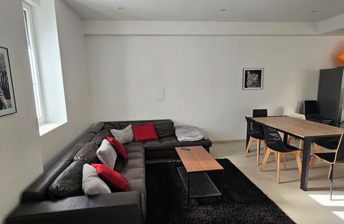 Nemours Maison | Air-conditioned house in the center of town on a quiet street close to all amenities.