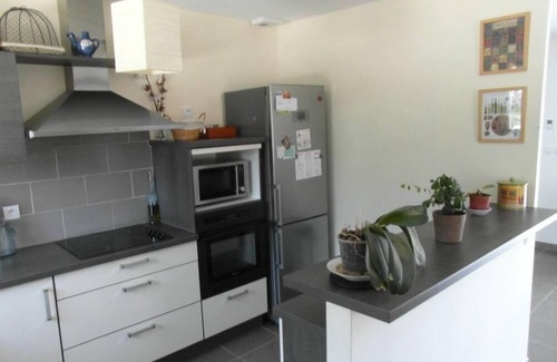 Euzet-les-Bains Maison | Air-conditioned Provencal house, swimming pool and pétanque court 100 m away