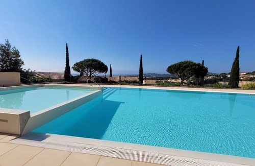La Nartelle Appartement | Studio climatisé, terrasse, jardin, piscine, plage à 300 metres Ste Maxime Var83