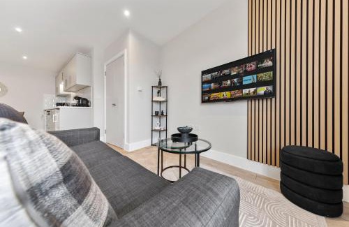 Southgate Green Appartement | Air-Conditioned Studio, 20min to City Centre