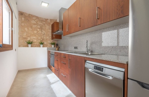 Santanyi Maison | Maison de ville climatisée avec piscine, Wi-Fi, balcon et terrasse sur le toit