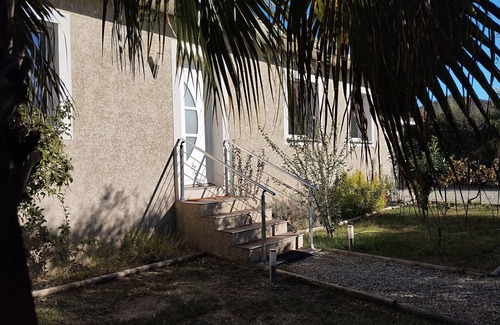 Ghisonaccia Villa | VILLA climatisée A 10 Minutes en voiture de la mer. Jardin 1000m2 clos et arboré
