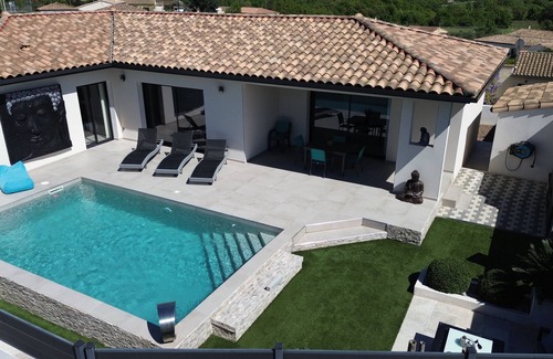 Aigremont Villa | Villa climatisée avec piscine vue Cévennes