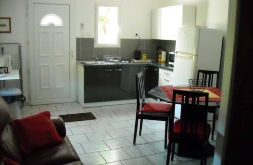 Saint-Florent-sur-Auzonnet Maison | Gîte indépendant en Cévennes climatisé avec piscine privative