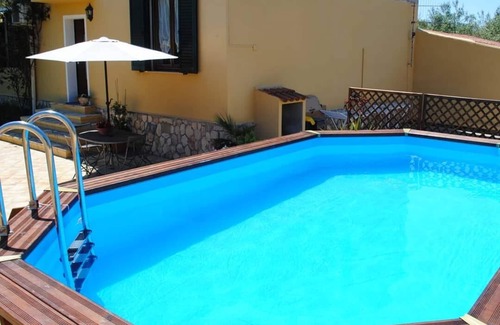 Bacu Abis Maison | B&B Del Viale, chambre double climatisée avec salle de bain privée.
