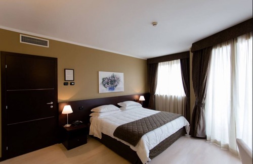 Leini Hôtel | Air Palace Hotel