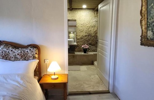 Couze-et-Saint-Front Maison | Airbnb: Vieilles Pierres et Rivière en Périgord