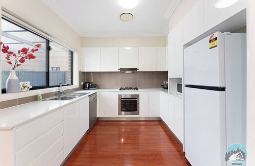 Carlingford Maison | Aircabin - Carlingford - Sydney - 4 Beds House