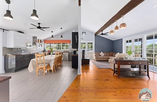 Fountaindale Maison | Aircabin - Fountaindale - 4 Beds Spacious House
