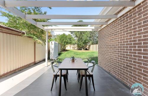 Panania Maison | Aircabin - Panania - Sydney - Cozy - 5 Beds House