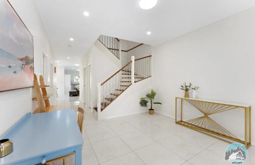 Panania Maison | Aircabin - Panania - Sydney - Cozy - 5 Beds House
