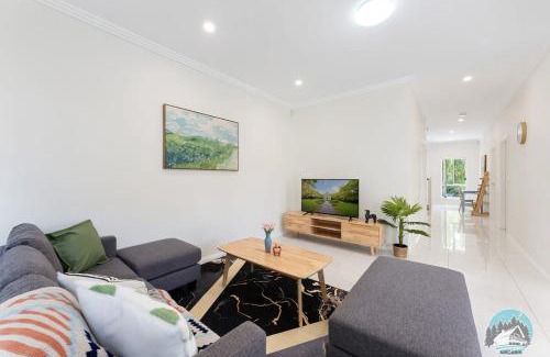 Panania Maison | Aircabin - Panania - Sydney - Cozy - 5 Beds House