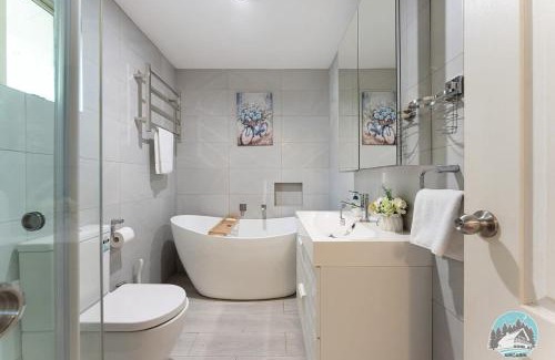Seven Hills Maison | Aircabin - Seven Hills - Lovely - 3 Beds Townhouse